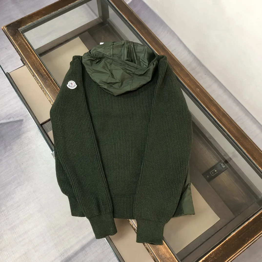 🆕New Arrival —————— ❤️Original Quality Moncle* 。Classic ！ 。 Versatile 。Classic 。 90 ！ Breathable Lightweight！ 。 。 🔥🔥 ：Black Green Sizes：S M L XL